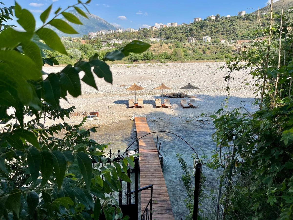 Villaer River Escape - Private Beach, Scenic View & Bbq *