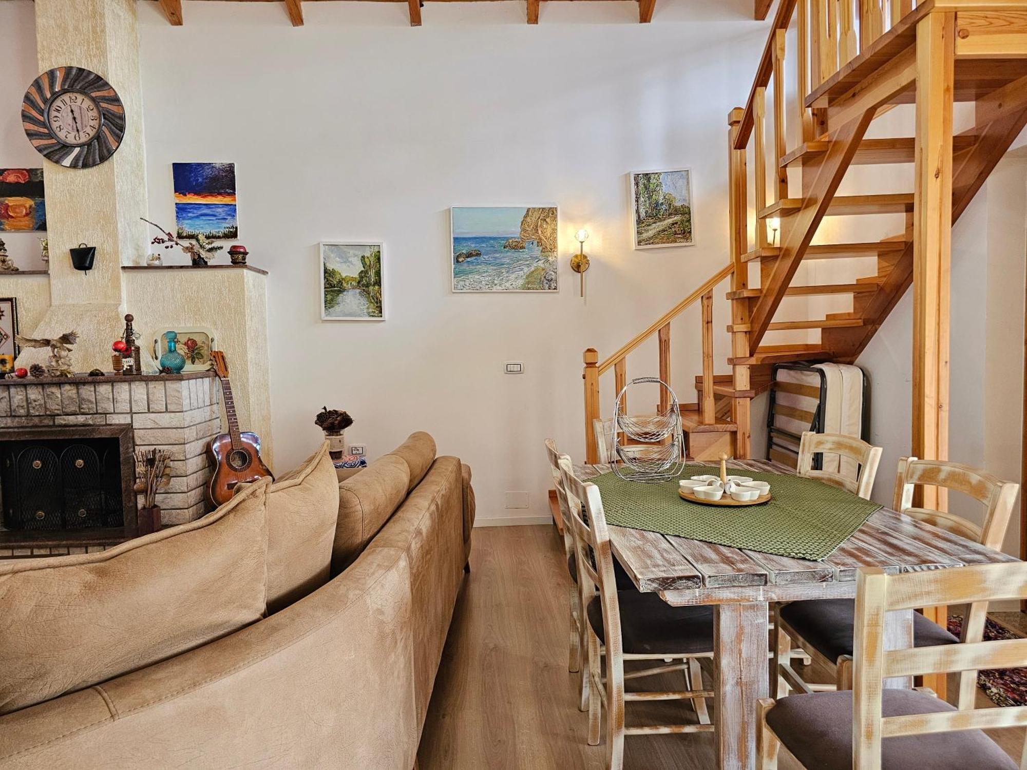 River Escape - Private Beach, Scenic View & Bbq Tepelene