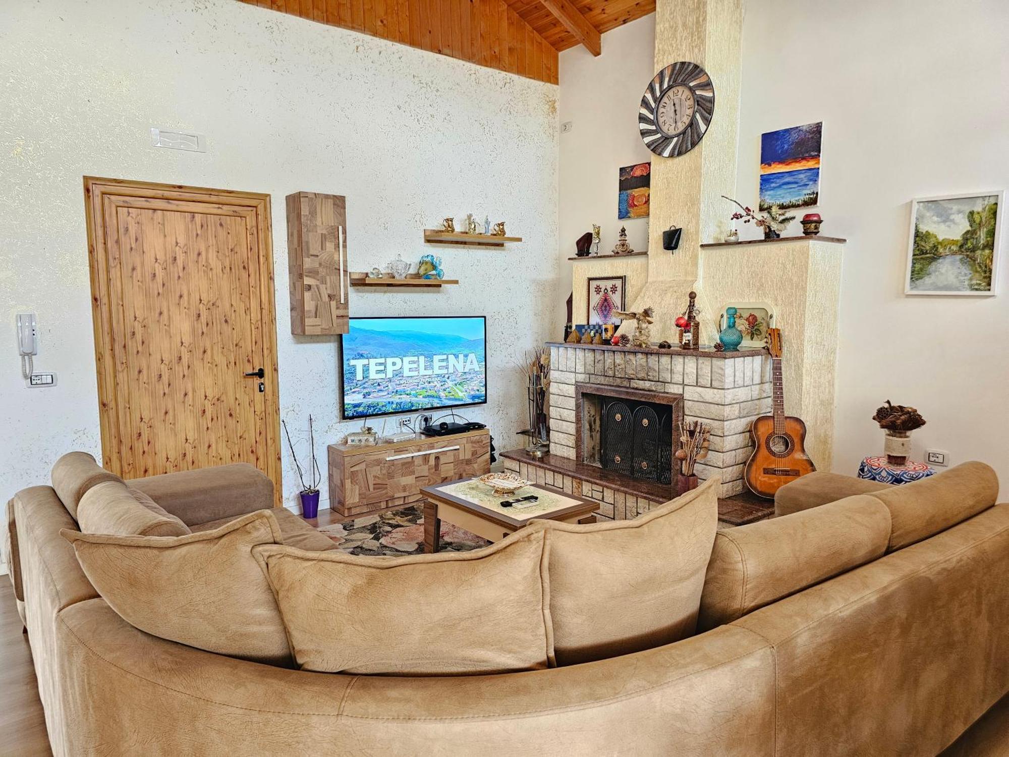 River Escape - Private Beach, Scenic View & Bbq Villaer