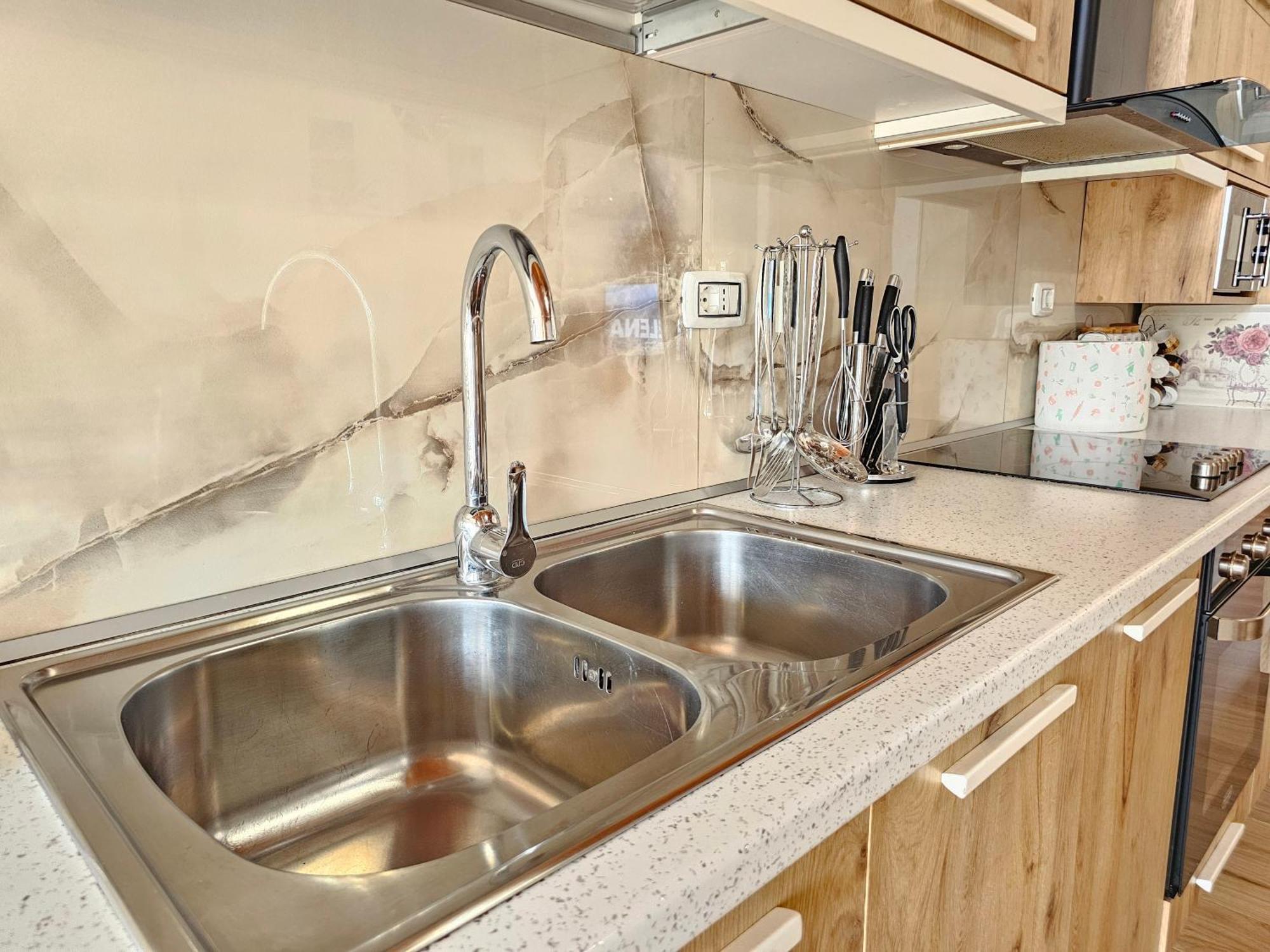 Villaer River Escape - Private Beach, Scenic View & Bbq